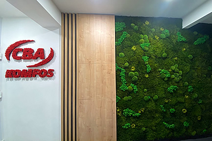 3D logo z plastu na pozadí z machu